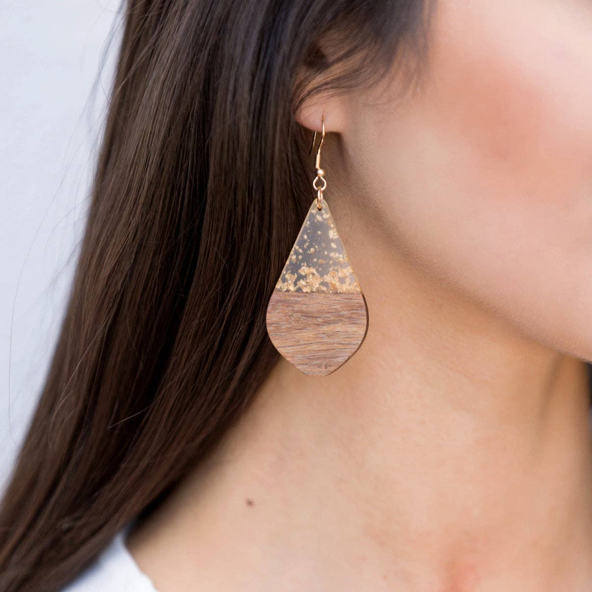 Gold Fleck Resin Wood Earrings: Circle