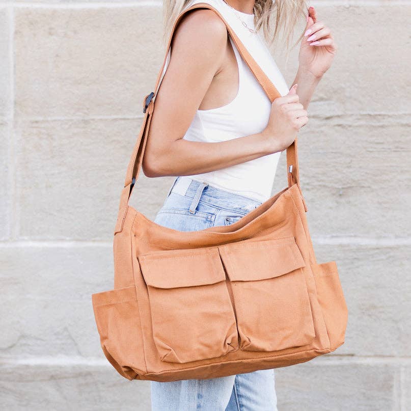 Nova Oversize Canvas Messenger Bag: Olive