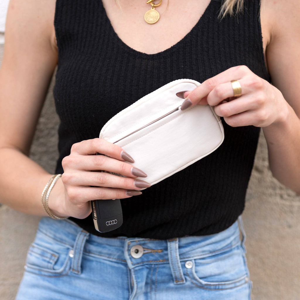 Journey Clippable ID Wallet Pouch: Mocha