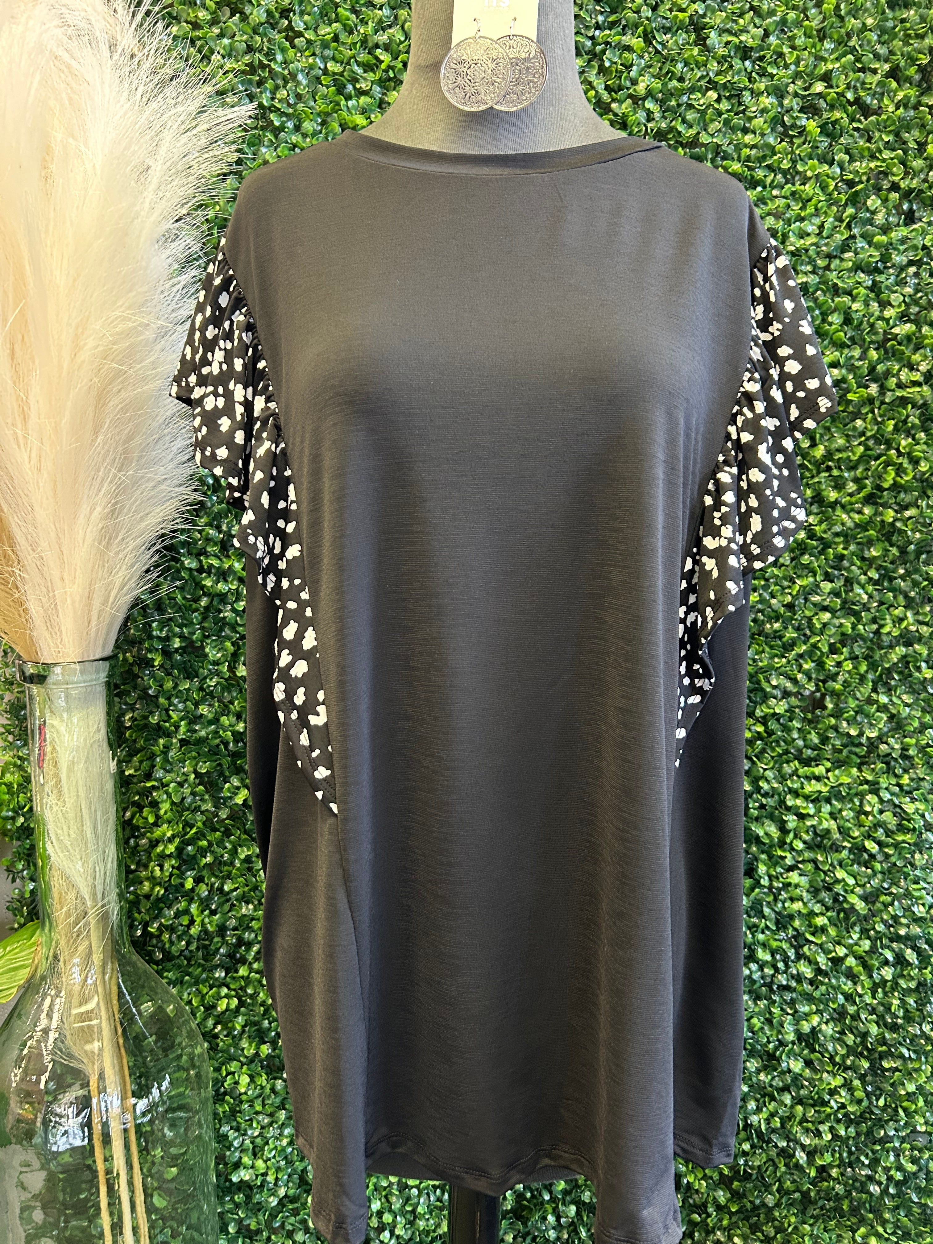 Solid Top w/ Flutter Print Sleeve