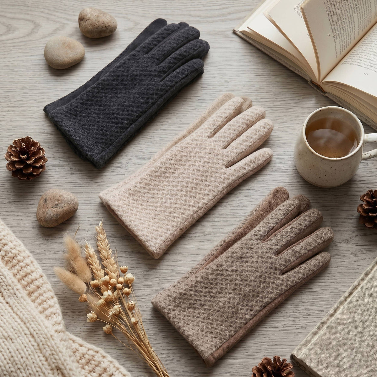 Herringbone Knit & Faux Suede Combi Touchscreen Gloves: Beige