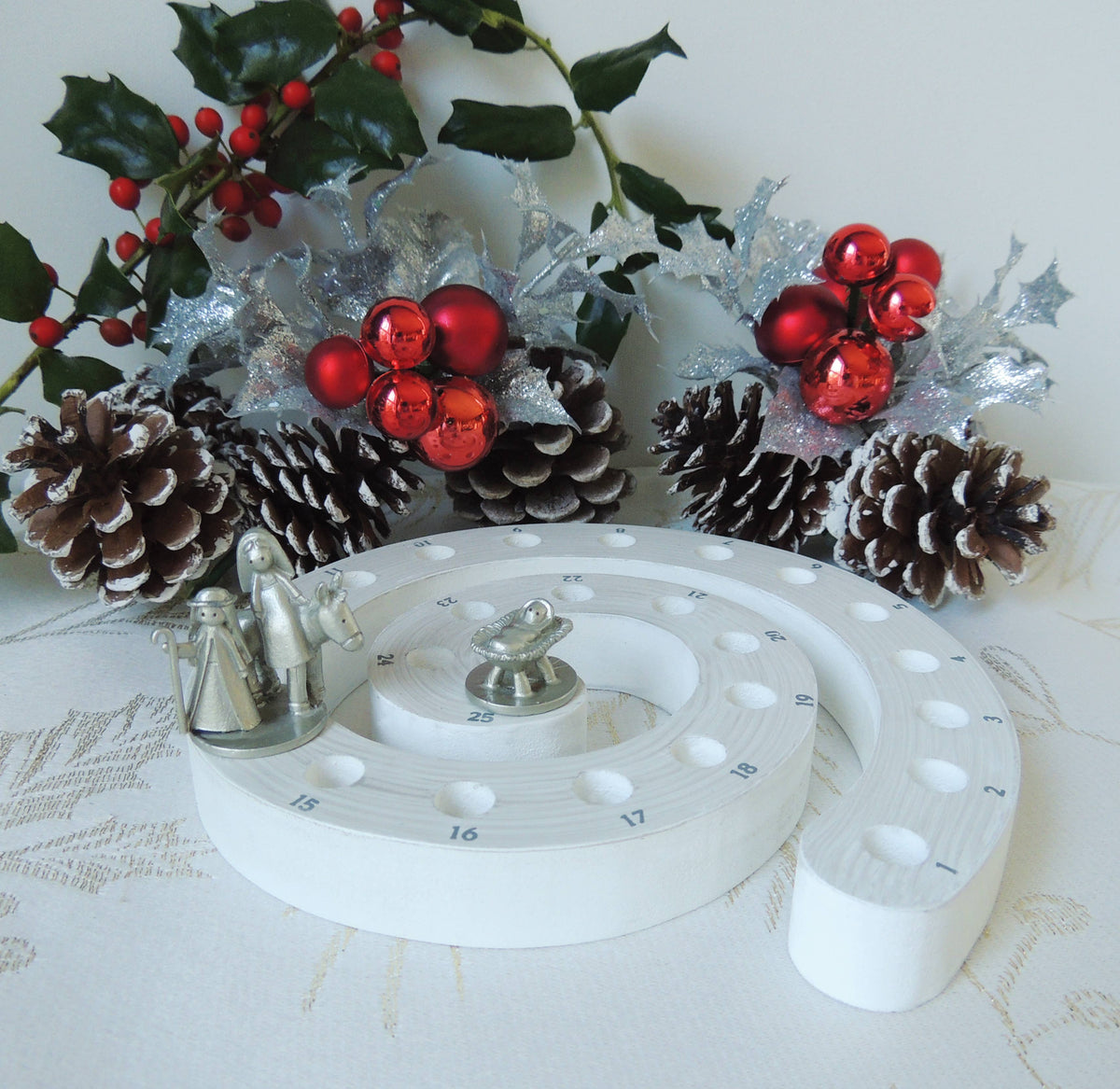 Spiral Christmas Countdown: White