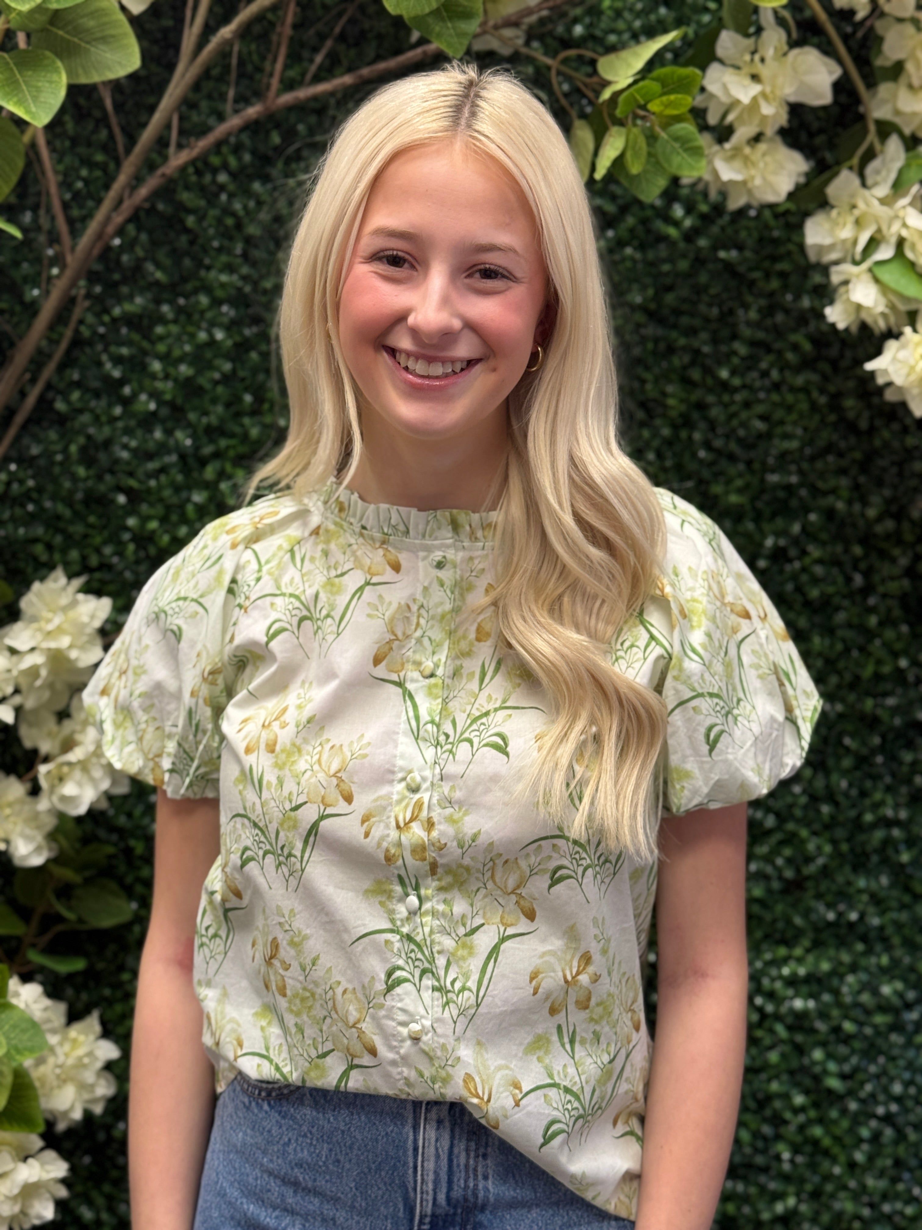 Floral Print Blouse w/ Riffled Collar