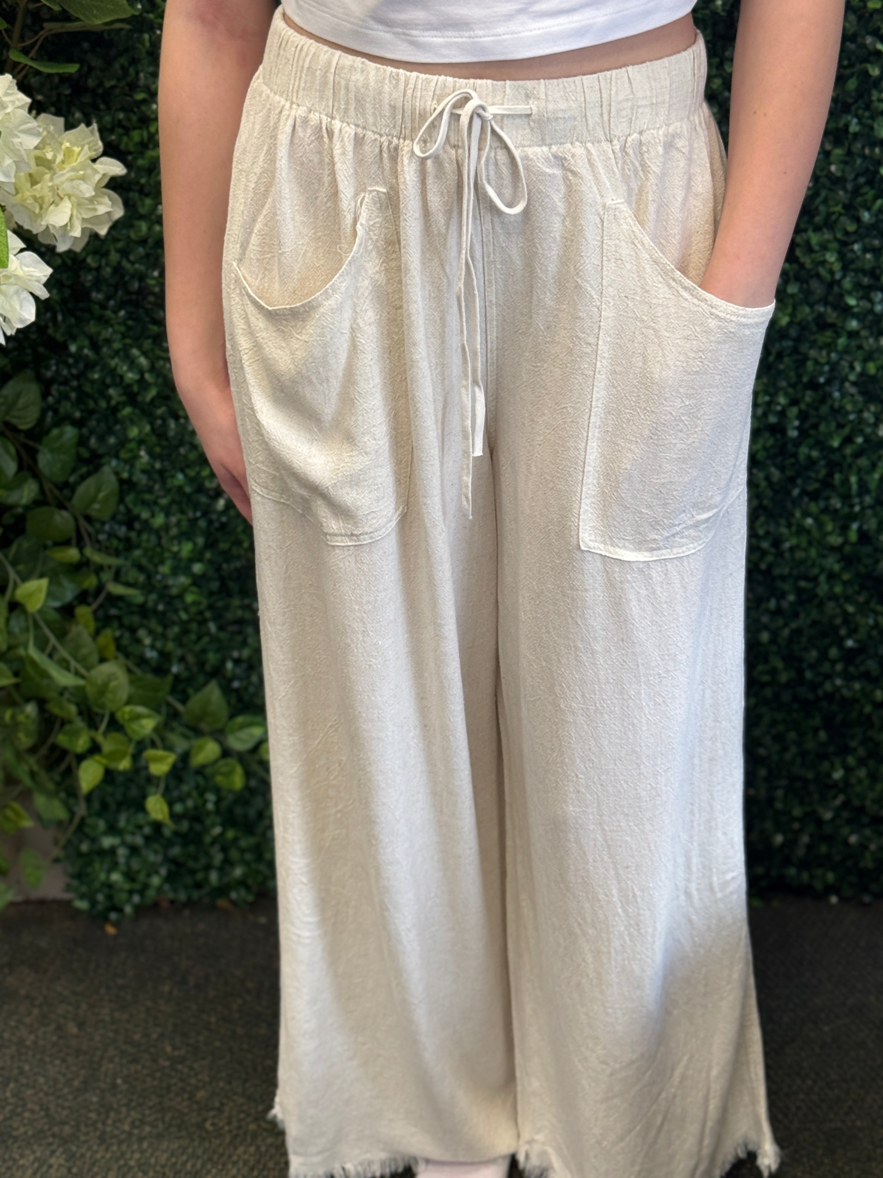 Frayed Cropped Wide Leg Pants