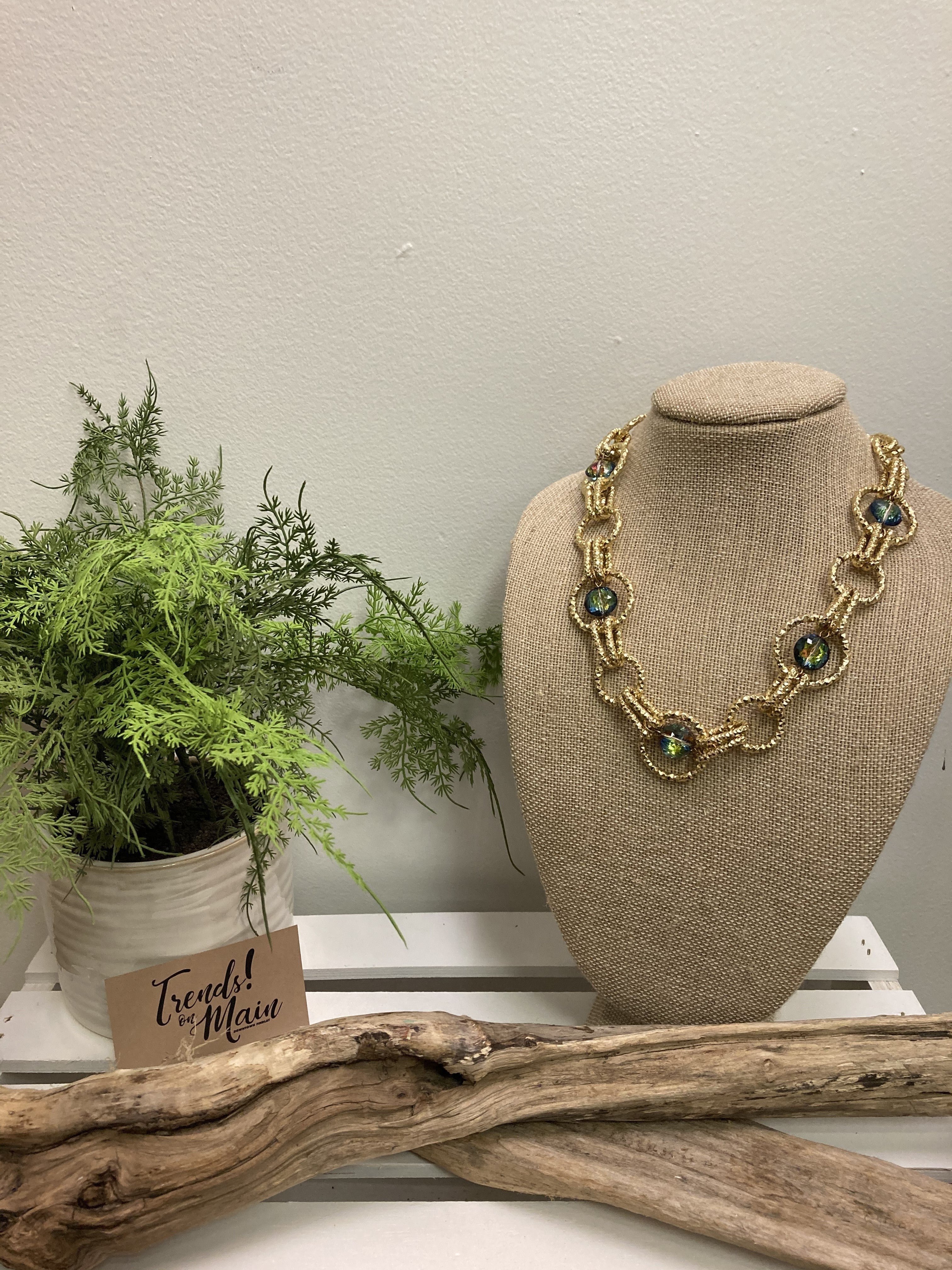 Gold iridescent necklace