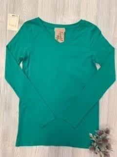 V neck long sleeve t-shirt