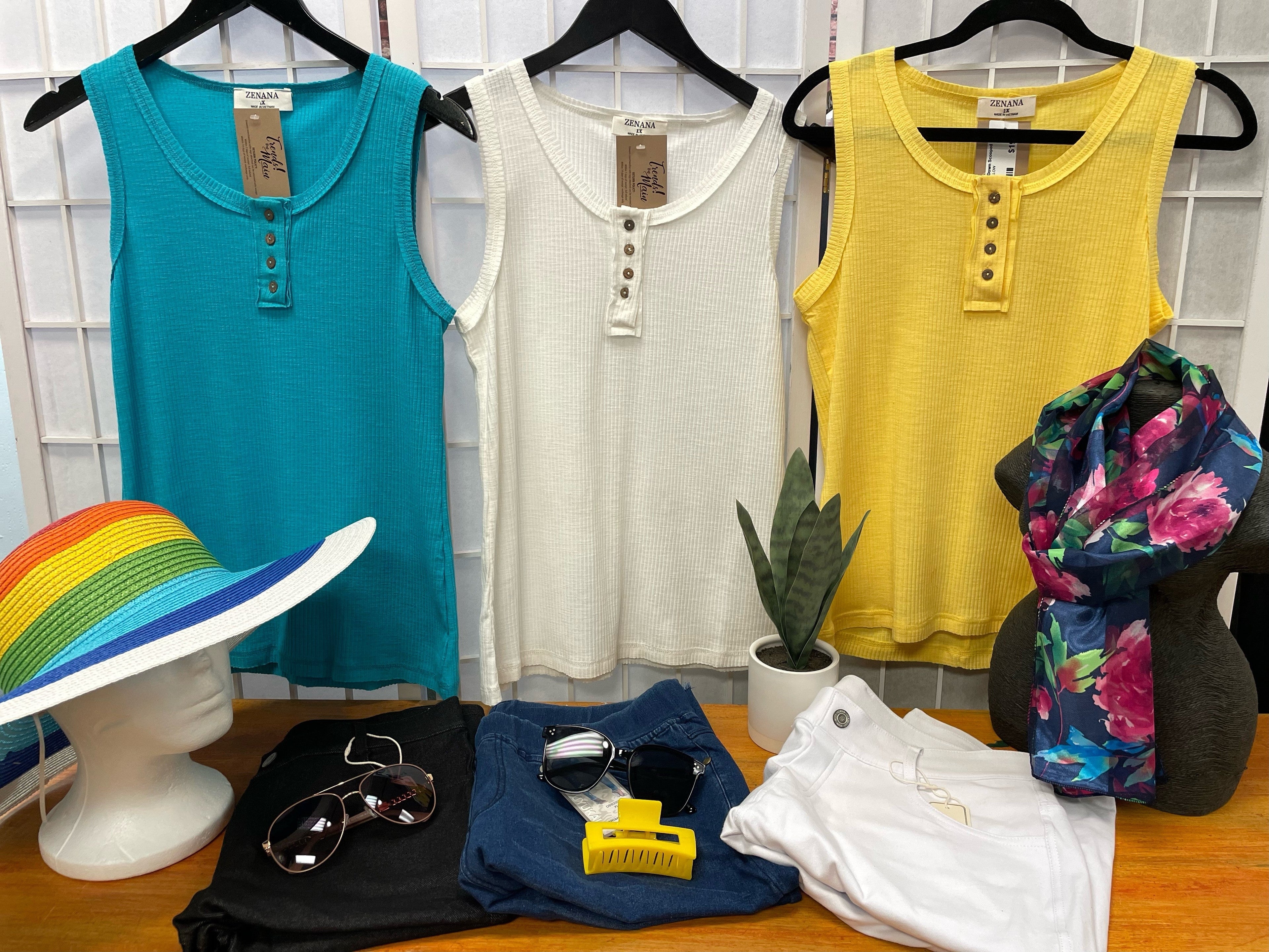 Ribbed Button Closure V-neck Tank