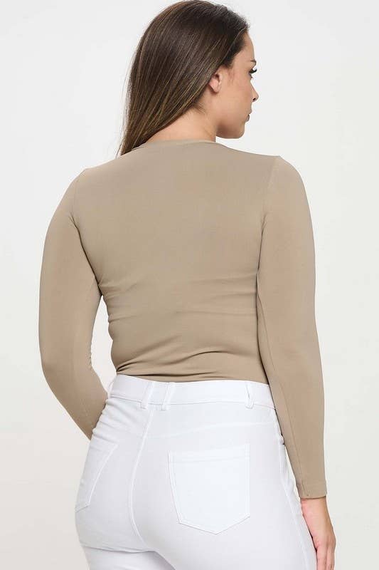 Women's Seamless Round Neck Long Sleeve Top: Black / Plus