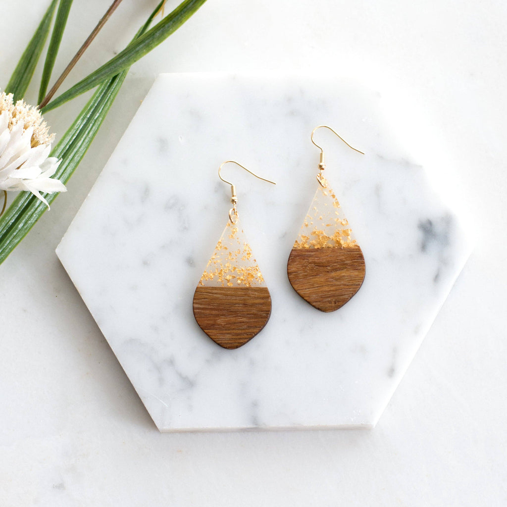 Gold Fleck Resin Wood Earrings: Circle