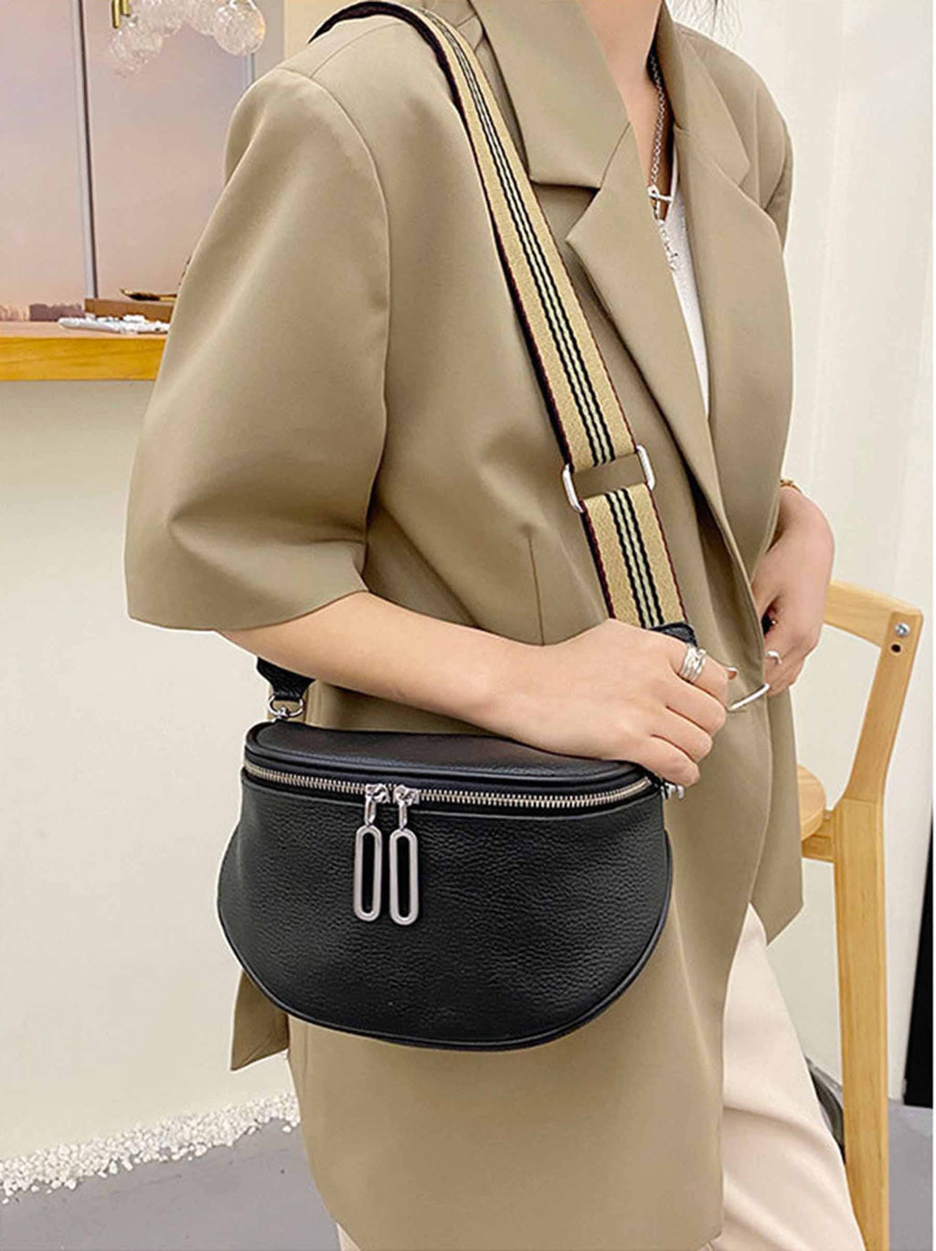 Fashionable Casual Shoulder Crossbody Bag: Red