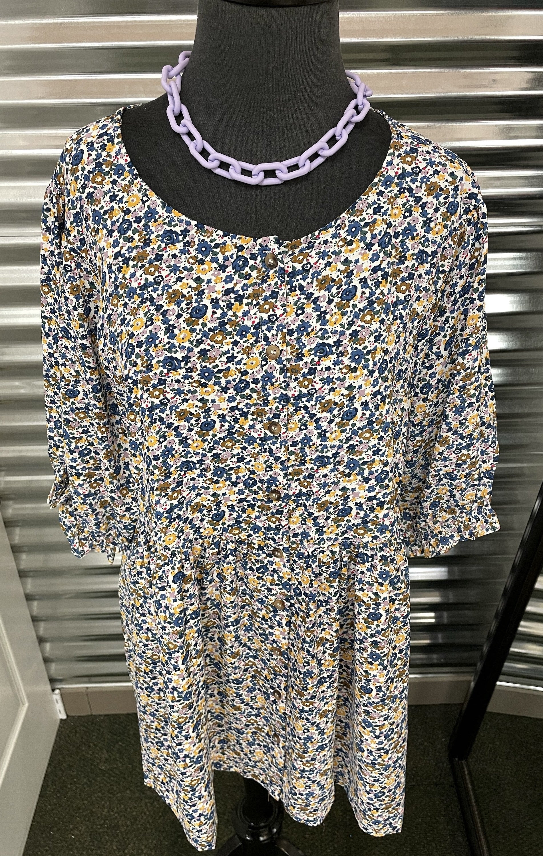Ditsy Floral Bubble Sleeve Button Down Top