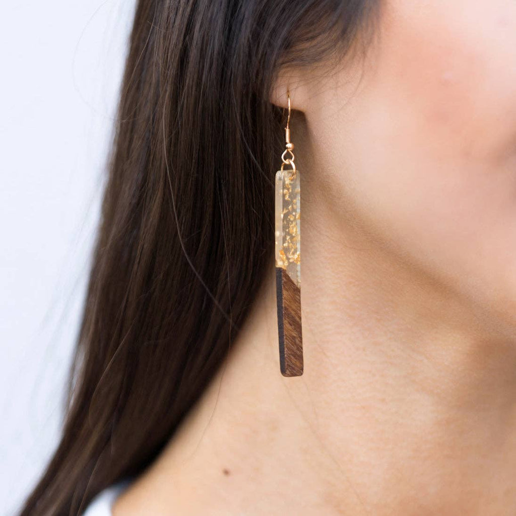 Gold Fleck Resin Wood Earrings: Circle