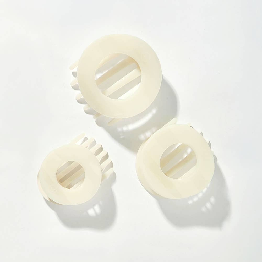 Coconut White | Medium | Flat Circle Hair Clip