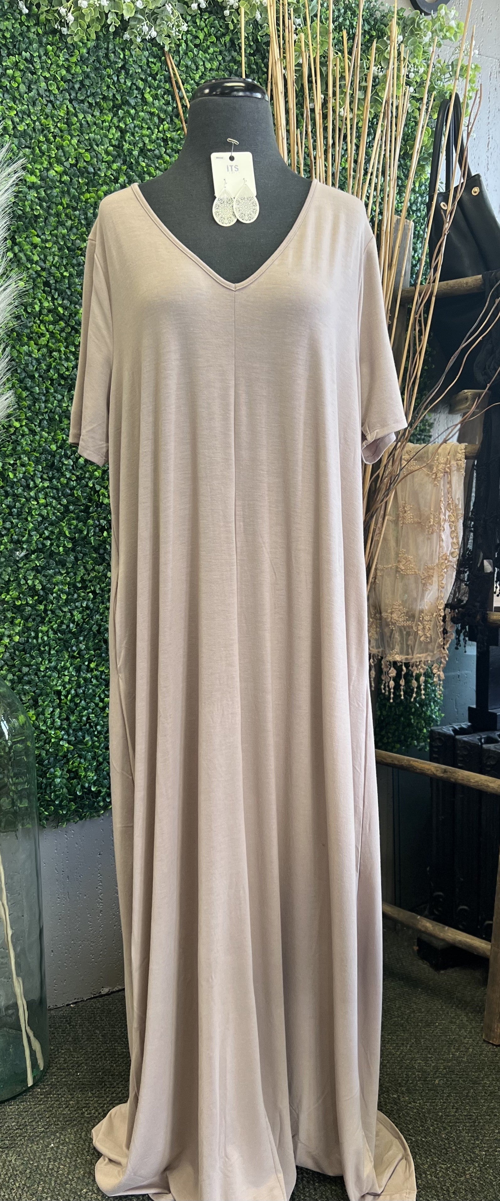 V-neck Maxi Dress w/ Pockets