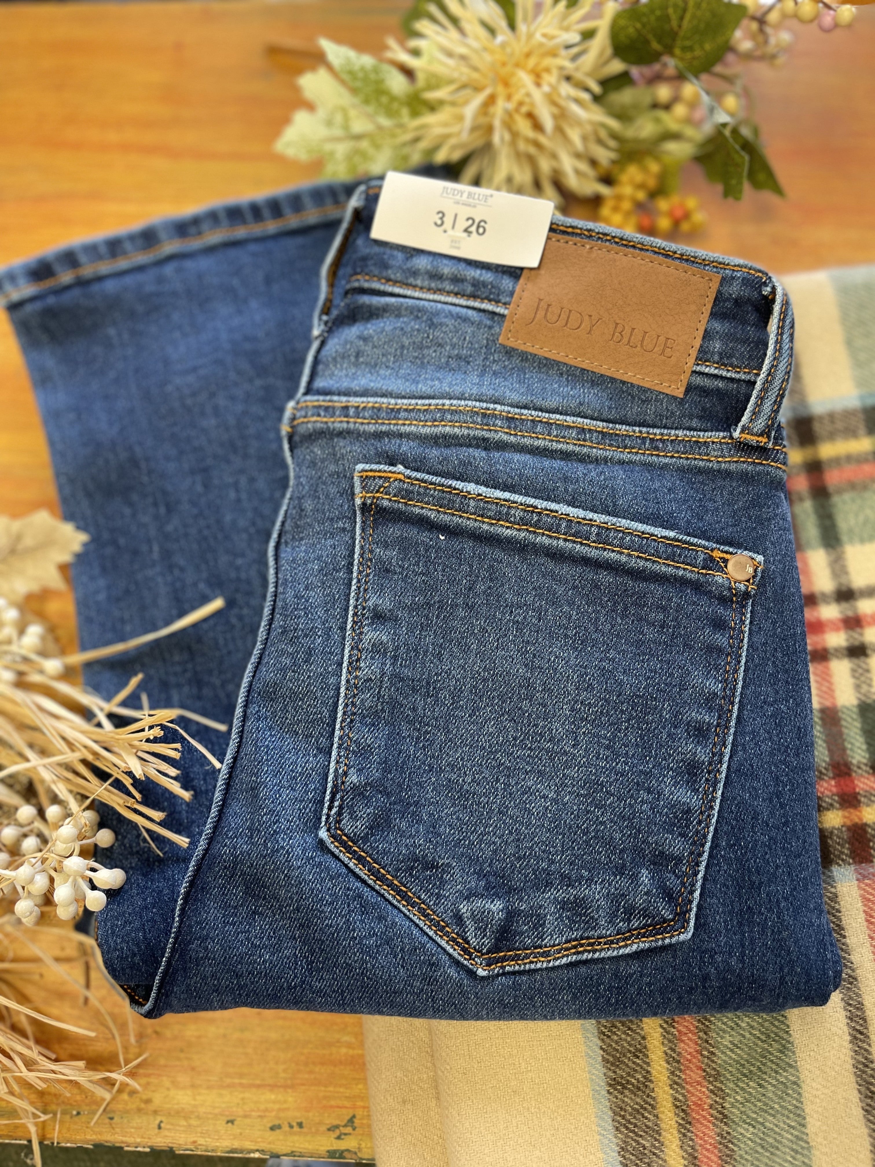 Highwaisted Button Fly Dad Jean